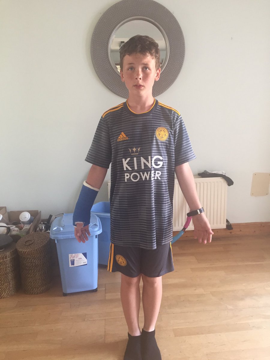 APGBYRNE's tweet photo. ⁦@LCFC⁩ ⁦@kschmeichel1⁩ ⁦@kschmeichel1⁩ any chance of a “speedy recovery “ shout so devoted the cast a la vardy “#conorbyrne https://t.co/3AiqLekM1F