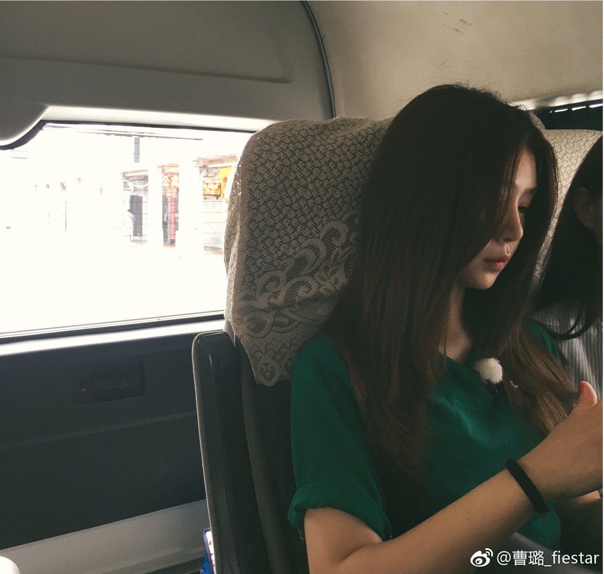 fiestar_snaps's tweet photo. [CAO LU WEIBO(4P)] fiestar_曹璐: 广州行程结束 再见啦[爱你] ​ 4/4P https://t.co/1tyHt1zf3R #kpopsnaps https://t.co/kviXNfZDb5