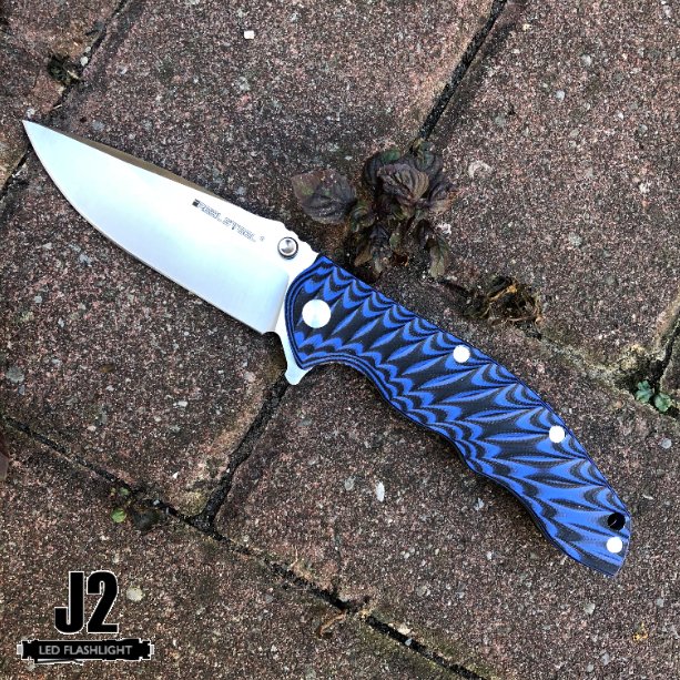 J2ledflashlight's tweet image. The blue and black combo should looks nice on the 
Real Steel Knives RS7524 T101 Special Edition Blue