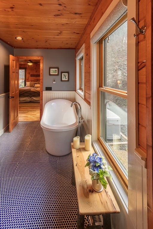 ExurbiaBoone's tweet image. The magic of a good bathroom... 😍 #workswonders #weakspot #luxuryloo 
exurbiarealestategroup.com/homes/529-568-…