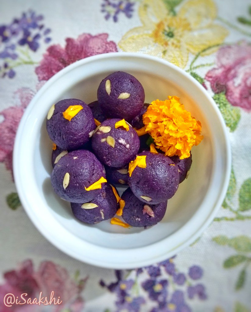 iSaakshi's tweet photo. It has been a colorful #DesiTadka week, people! #Jamun #Indian #Blackberry #laddus, #Ginger - #Mango(raw) #Barfis or #Alepak, #Chawal ka #Kheer w/ #Cherries & #Jamuns, #Beet-#Lauki #NeerDosas #KitchenYoga https://t.co/AhGaakmzmI