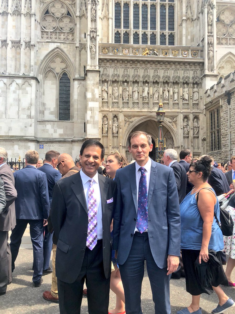 Delighted to represent <a href="/TheBMA/">The BMA</a> with <a href="/rvautrey/">Richard Vautrey</a> at inspiring Westminster Abbey service today celebrating #nhs70