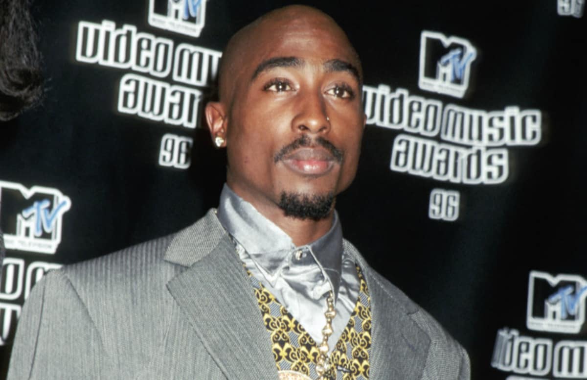 ComplexMusic's tweet image. Vegas Police issue statement confirming 2Pac murder "remains an open homicide case." trib.al/YCYJgzx