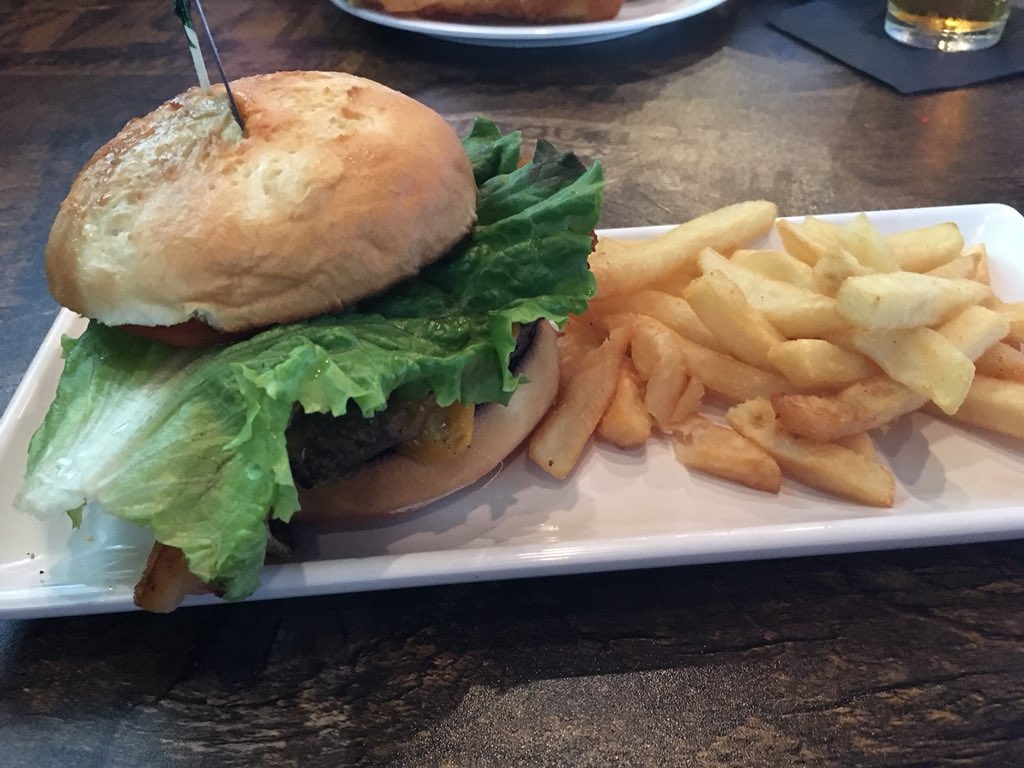CarmenandBrian's tweet photo. I got the hangover burger and Brian got the fried seafood platter! #grumpymonk #myrtebeach #broadwayatthebeach https://t.co/Nm87VfWlsL