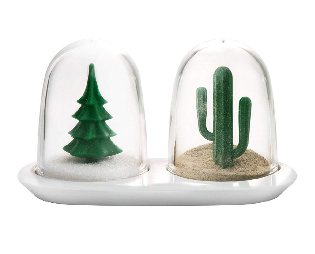 _Amyable_'s tweet image. I can&apos;t even put into words how much I want this salt and pepper set 😂😂😂