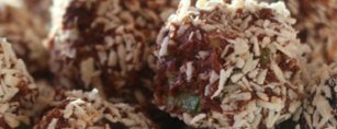 favamill's tweet photo. Have you tried our Chocolate Bliss Balls?  They truly are bliss with their coconut taste and texture. Definitely a crowd pleaser ☺ 

For the full recipe visit: https://t.co/dY6djITahD #recipeoftheday #healthyrecipe https://t.co/paU9nfz5bu