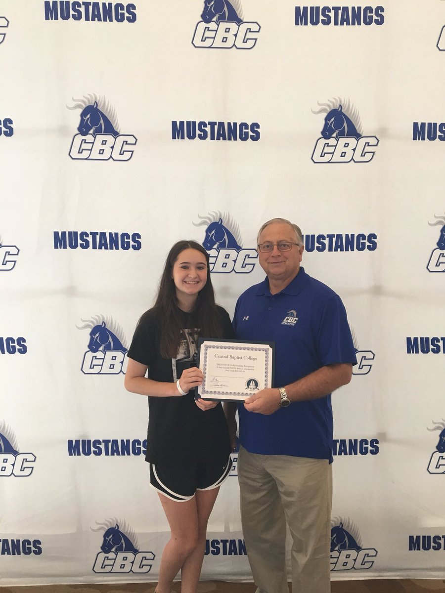 CentBaptCollege's tweet photo. Congrats to our SOAR scholarship winners! Payton, Chandler &amp; Katie #cbcbound #cbcsoar18 https://t.co/GGdpdZPJ1C