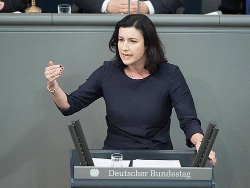 ITDredaktion's tweet image. Offener Appell an das @EuParlament: Digitalpolitiker warnen vor #Uploadfilter buff.ly/2MMdRXp