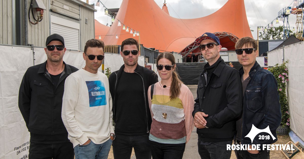 Nephunited's tweet photo. I nat kl. 01.00 træder vi for 3. gang op på Roskilde Festivals Orange Scene. Vi spiller blandt meget andet alle sangene fra “Sommer—i—Ring".
Koncerten streames LIVE på vores Facebook-side https://t.co/5LBM1ZoWwN
#nephunited #ringiring #rf18 #orangefeeling https://t.co/vOxt7KHmK4
