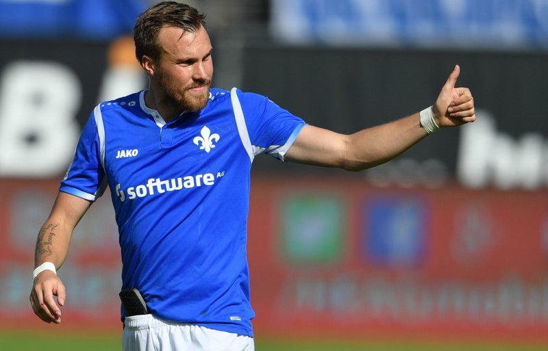 超ワールドサッカー A Twitter 公式発表 グロスクロイツがドイツ3部チームに移籍 昨季は2部でプレー 元ドイツ代表mfケビン グロスクロイツ 29 が5日 ドイツ3部のユルディンゲンに移籍した T Co Erujbnstds