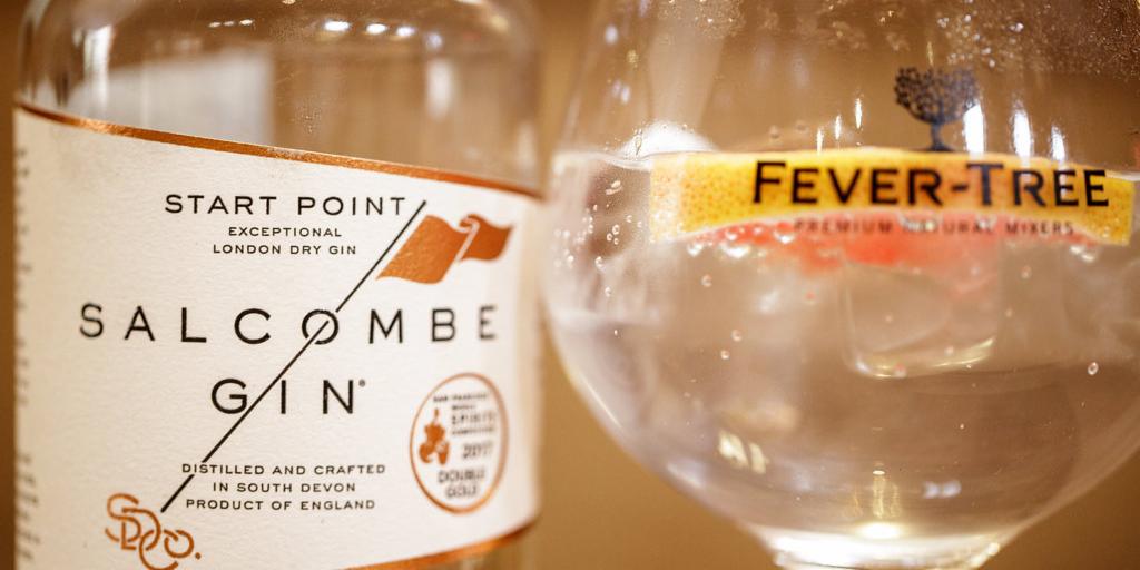 regal_kings's tweet photo. It's a lovely warm evening so why not join us for a @SalcombeGin and tonic, our favourite local tipple. #besociallocally #kingsbridge https://t.co/Rz1UzLWab1