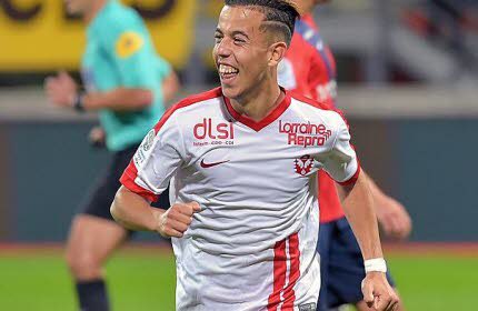 Rousselot aurait proposé à Bassi une prolongation de son contrat avec une revalorisation salariale, le petit meneur de jeu nancéien ce montre très investi pendant ce début de préparation au point que Didier Tholot lui aurait exprimé son souhait de le garder au club ! #ASNL