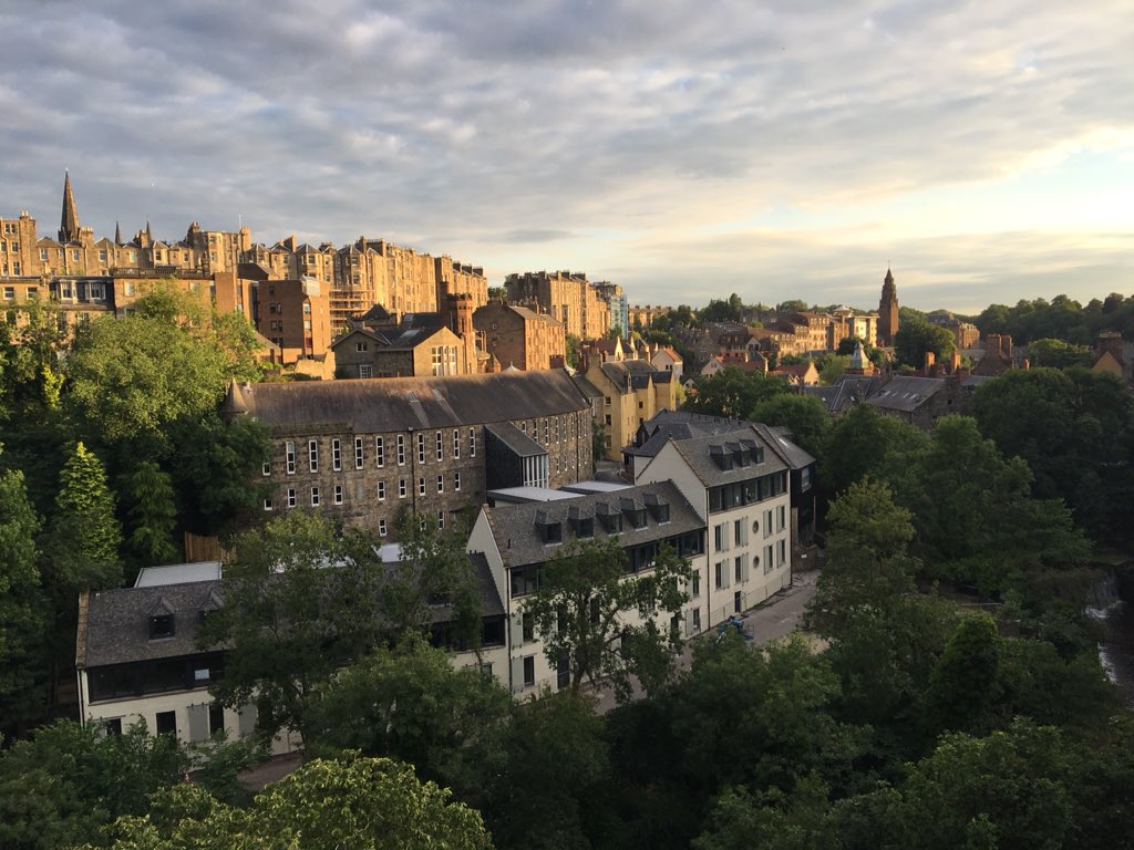 What a pleasant surprise on the walk back to our hotel last night, the view from Dean Bridge over the Water of Leith #nofilterrequired #beautifuledinburgh @edinburgh @Edinburgh_CC @edinburghpaper