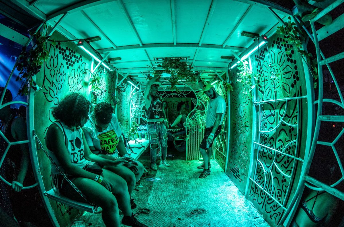 elementsfest_'s tweet image. Come on in, take a seat in the colorful abyss. #ElementsNYC