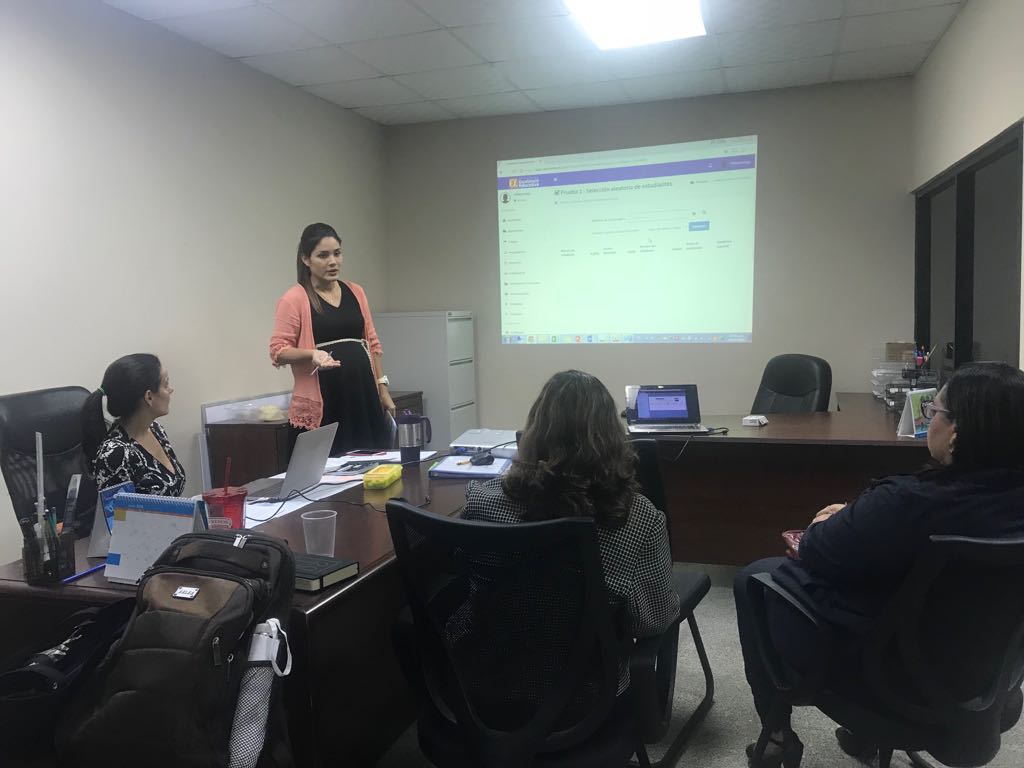 ExcelenciaPma's tweet photo. Se realizó la selección aleatoria de estudiantes que representarán a los centros educativos que pasaron a la1era prueba del Concurso. Contamos con la presencia de la Cood.ª​ de Proyectos de la Dirección Nacional de Evaluación Educativa y la Sub Dir.ª del Col. Ernesto T. Lefrevre. https://t.co/8pnxBTMfhK