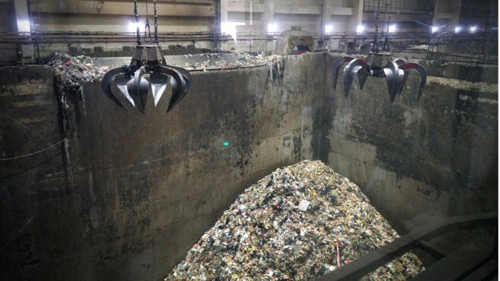 GlobeAware's tweet image. #Beijing struggling to contain its growing #garbageproblem    ow.ly/1g5130kLHgD #China #GlobeAware