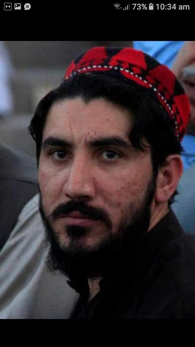 AbrarKh89457340's tweet photo. برسلزمیں یورپین کمیشن کےسامنےPTMکےسپورٹرز کا احتجاج، صرف پی ٹی ایم کا جھنڈا، ہمیں آپ لوگوں پہ فخرہے
دیورپین کمیشن برسلزدPTMدملاتړلاریون
صرف دےپي ټي ایم جھنډا،ویاڑ په تاسو
#justiceForNaqeeb #PashtunRejectStateTerrorism #PashtunTahafuzMovement #StopUsingTalibanAgainstPTM https://t.co/rYx8tq83I4