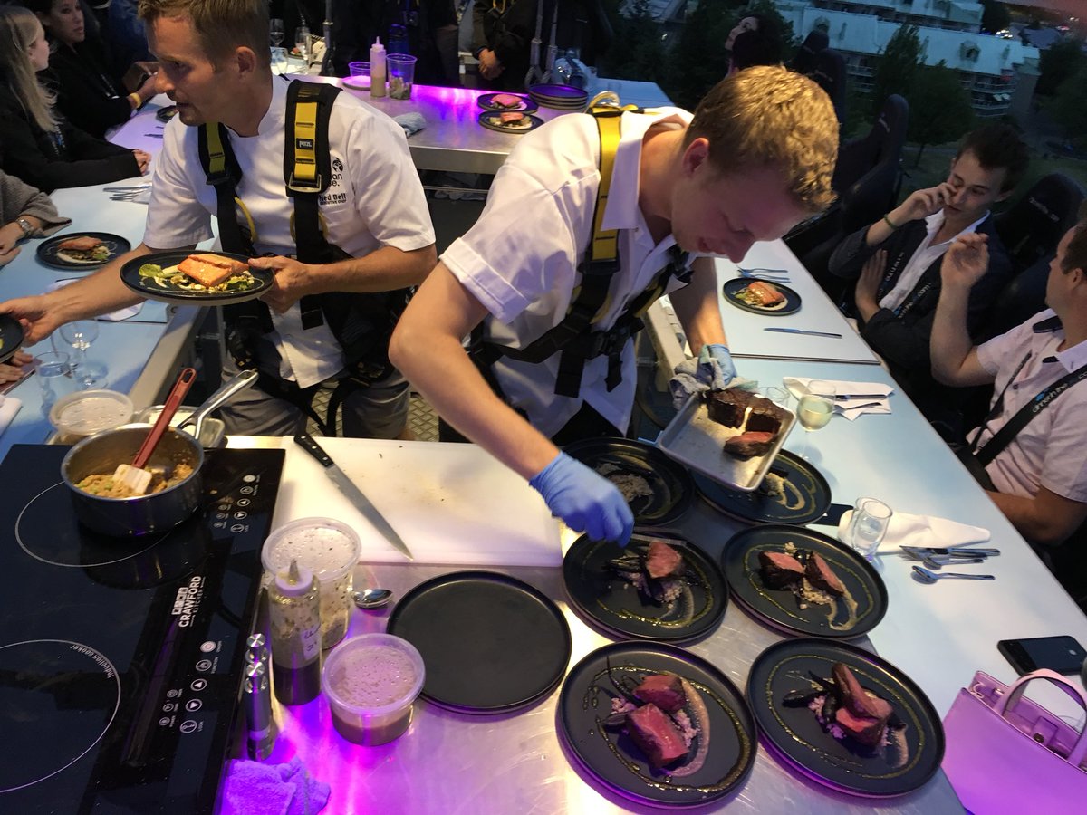 VerindaDoman's tweet image. Best seat in the sky! Thank-you @DinnerinskyCAN for a unique and memorable dining experience @nedbell ~ showcasing 360 degrees breathtaking sunset views! @WESTCOASTsights @BCLesClefsdOr #lesclefsdor @LesClefsdOrCAN #yourkeytoeverything  #conciergerecommends