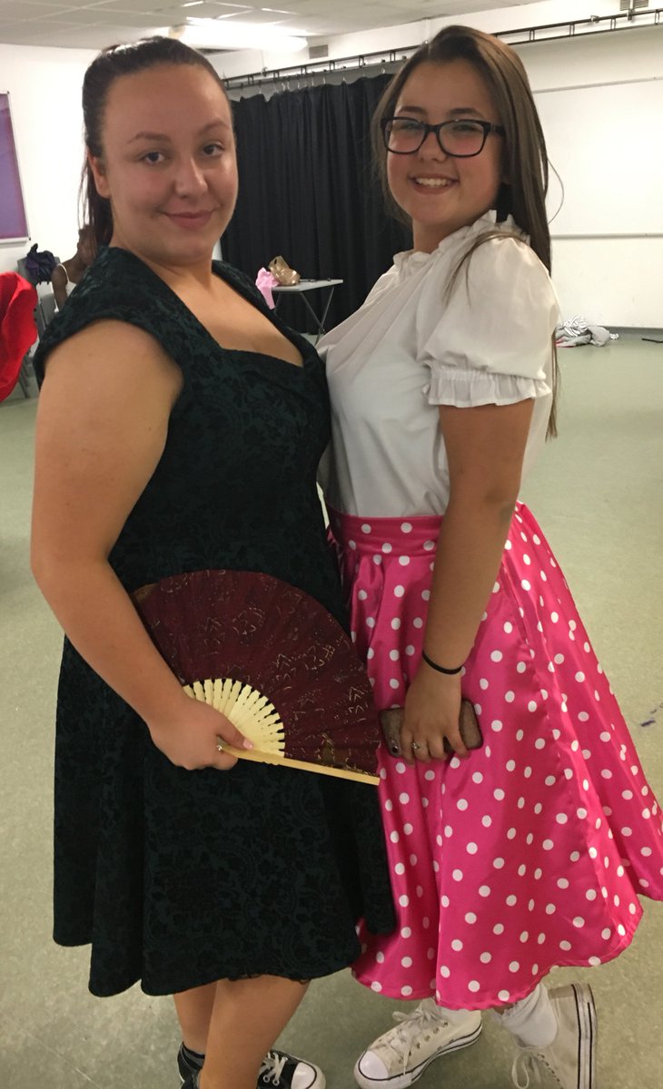 Morganlaing3's tweet photo. Mostly I’m going to miss my dancing and giggling buddy. We have recently just been talking but I’m going to miss her so much. You are like a sister to me and I don’t know what I could do with out you. Thank you so much for everything xx❤️❤️ https://t.co/z3hxep5748