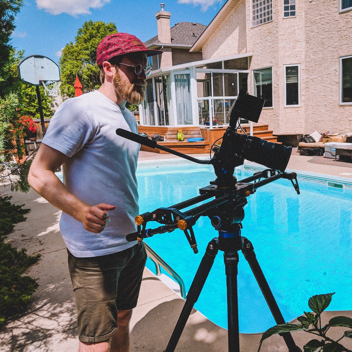 enjoycreativeca's tweet photo. Couldn't have asked for a nicer day to shoot poolside! #enjoywinnipeg https://t.co/2iB2WPOIYn
