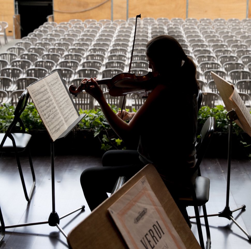 FIMCPeralada's tweet photo. Tot a punt per inaugurar el #32FestivalPeralada amb #RequiemVerdi @CostaBravaFesti @OrquestraOBC @LerinArtists https://t.co/KFolInaUPR