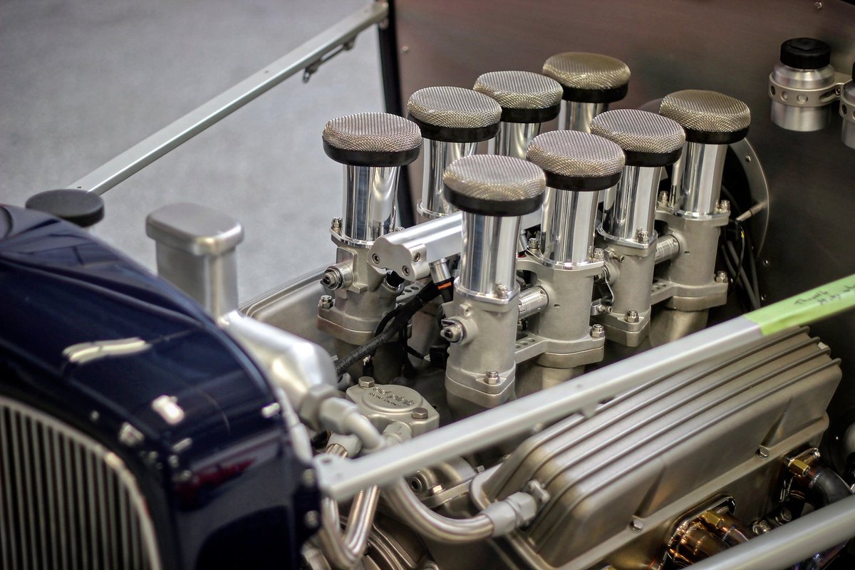 EdelbrockUSA's tweet photo. Throttle your way into Thursday. Custom Pro-Flo 3 EFI system utilizing Borla TB induction system.
#ThrottleThursday #Edelbrock #DaveMartin #EdPink https://t.co/DyhxurWwLZ