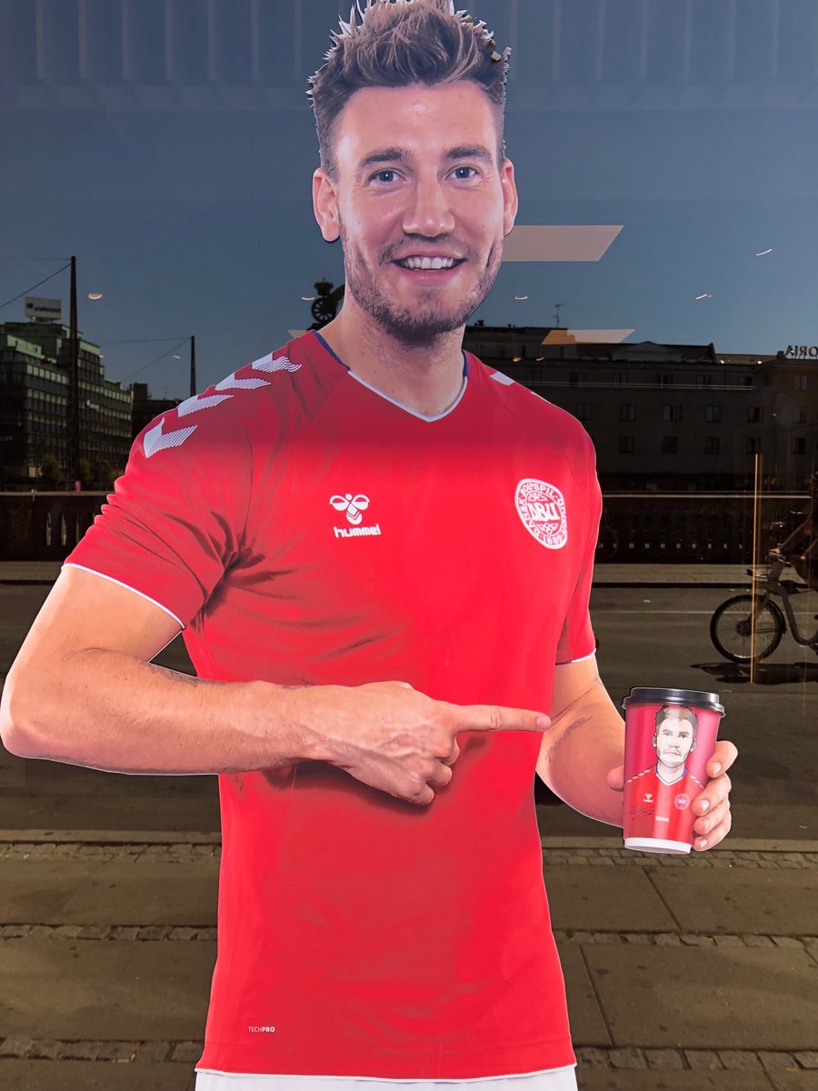 Stopped in a Copenhagen 7-Eleven for a cup of tea. When I asked for it in a ⁦<a href="/thomasbjorngolf/">Thomas Bjørn</a>⁩ “cup,” they replied, “No! Only members of Denmark’s National Football Team are on our cups!” #bummer #nosouvenir ⁦<a href="/rydercup/">Ryder Cup</a>⁩