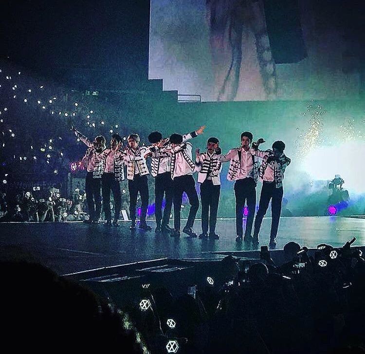 stanmiracles9's tweet photo. WE GOT THAT POWER FROM OUR LEGENDS 
#FIFAXEXOPower @weareoneEXO https://t.co/rlTGrv5A7T