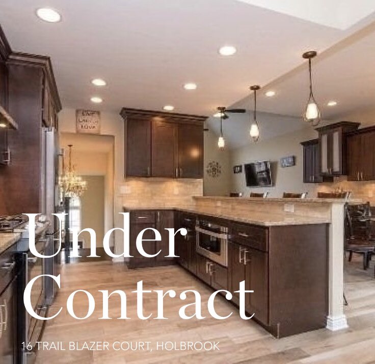 VrSaunders's tweet photo. This Beauty is Now Under Contract! 😍
.
.
.
.
#16trailblazercourt #holbrook #undercontract #longisland #luxurylifestyle #realestate #family #thejeremyryanteam #corcoran https://t.co/cgyhShJ5Ch