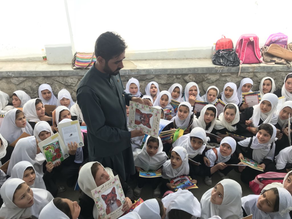 matiullahwesa's tweet photo. Today we distributed literature and stationery to children at Rakha Dist of Panjsher province and listened to the problems they have within the education system
#education #panjsher #Afghanistan #Penpath #Youth4GlobalGoals https://t.co/HUqaVn9FNj