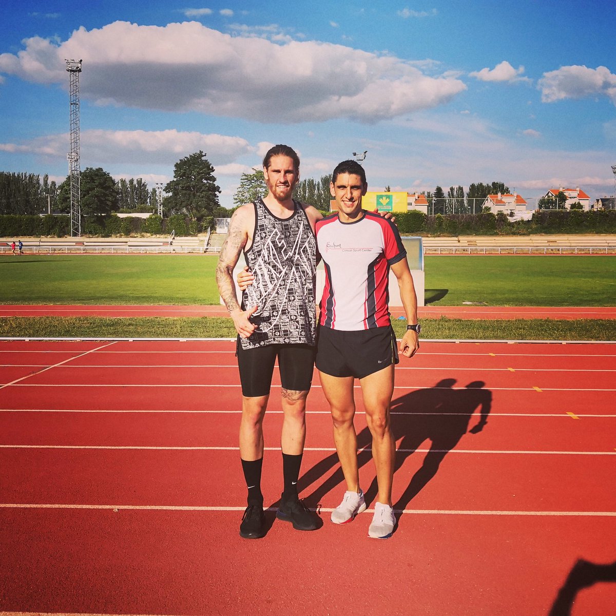 Seguimos preparando la nueva temporada con Raúl Albentosa (RC Deportivo de la Coruña)
Valoraciones, mediciones, grabaciones, tratamiento de datos, entrenamiento, trabajo y más trabajo... ⚽📝📊🎥🌴🏃‍♂️🏋️‍♂️#speedtraining #explosivetraining #ecosport #clinicalsportcenter