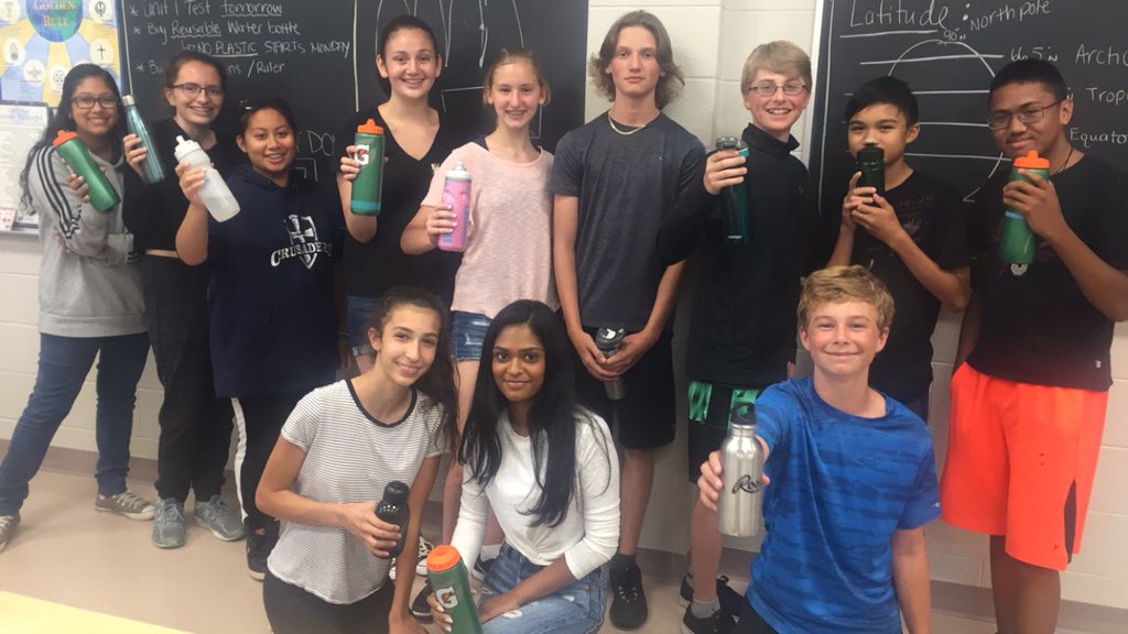 JDDASILVA2's tweet image. Staying hydrated with our REUSABLE water bottles! #ldcsbsummerschool #PlasticFreeJuly #Geographyclass @ldcsbSS