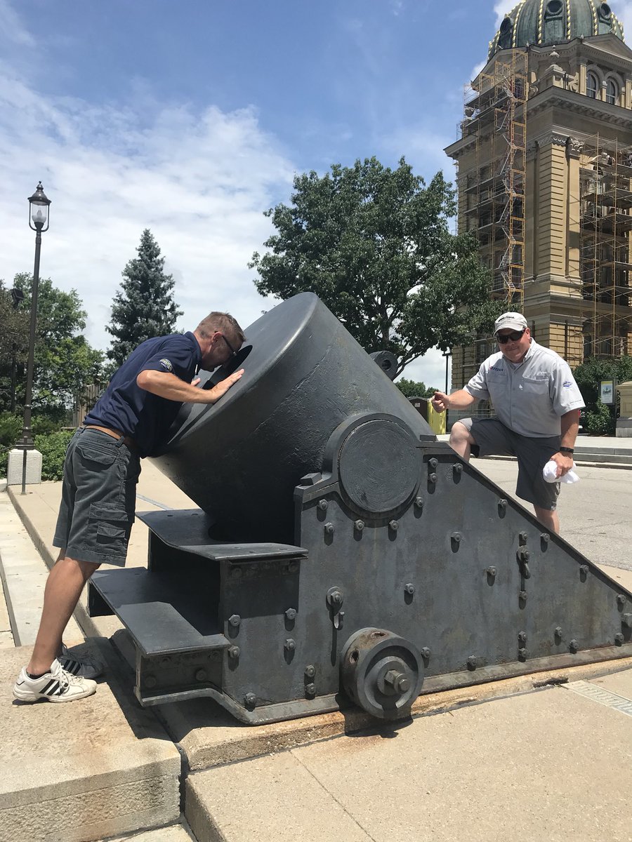 I’m not quite sure  if I should be happy about this or not. Hanging with my “buddies” at the Iowa State Capitol <a href="/Skip19551/">Skip1955</a> <a href="/bales1610/">Ryan Bales</a> #bic #boom