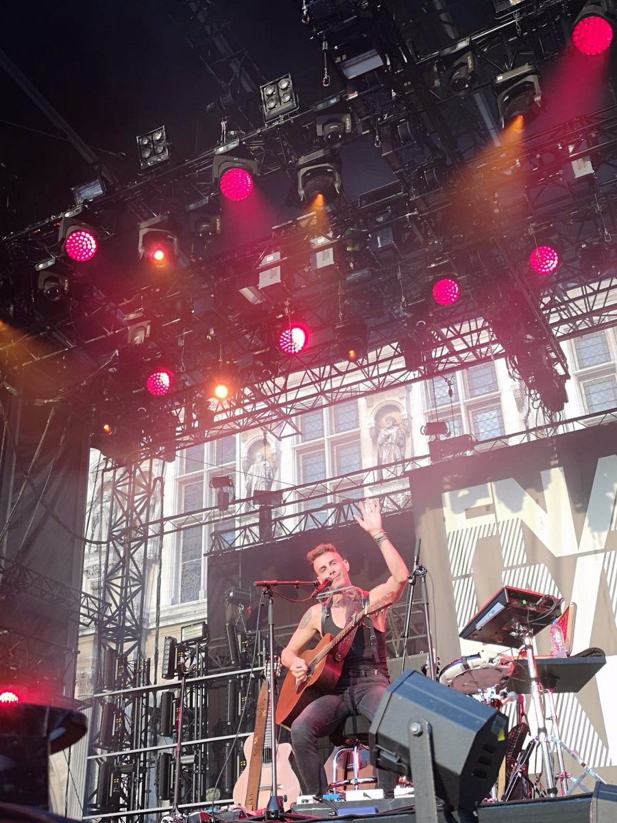 #FnacLiveParis 🎤| 👋 Hello #AsafAvidan  😉