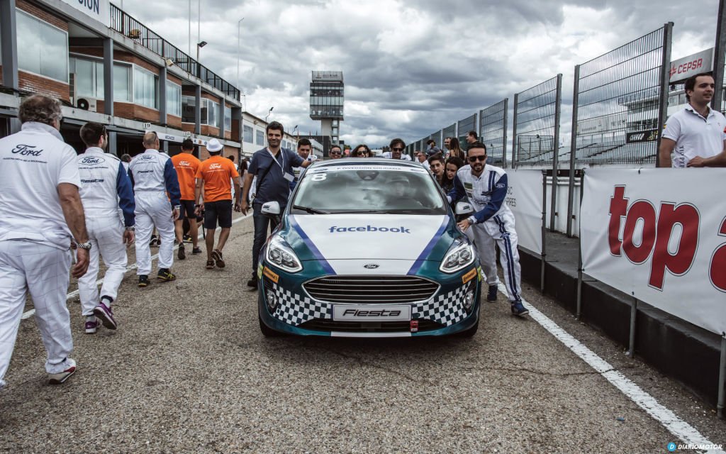 Diariomotor y Médicos del Mundo en las 24h solidarias de Ford: ¡vamos a por la victoria! | bit.ly/2NriTd2