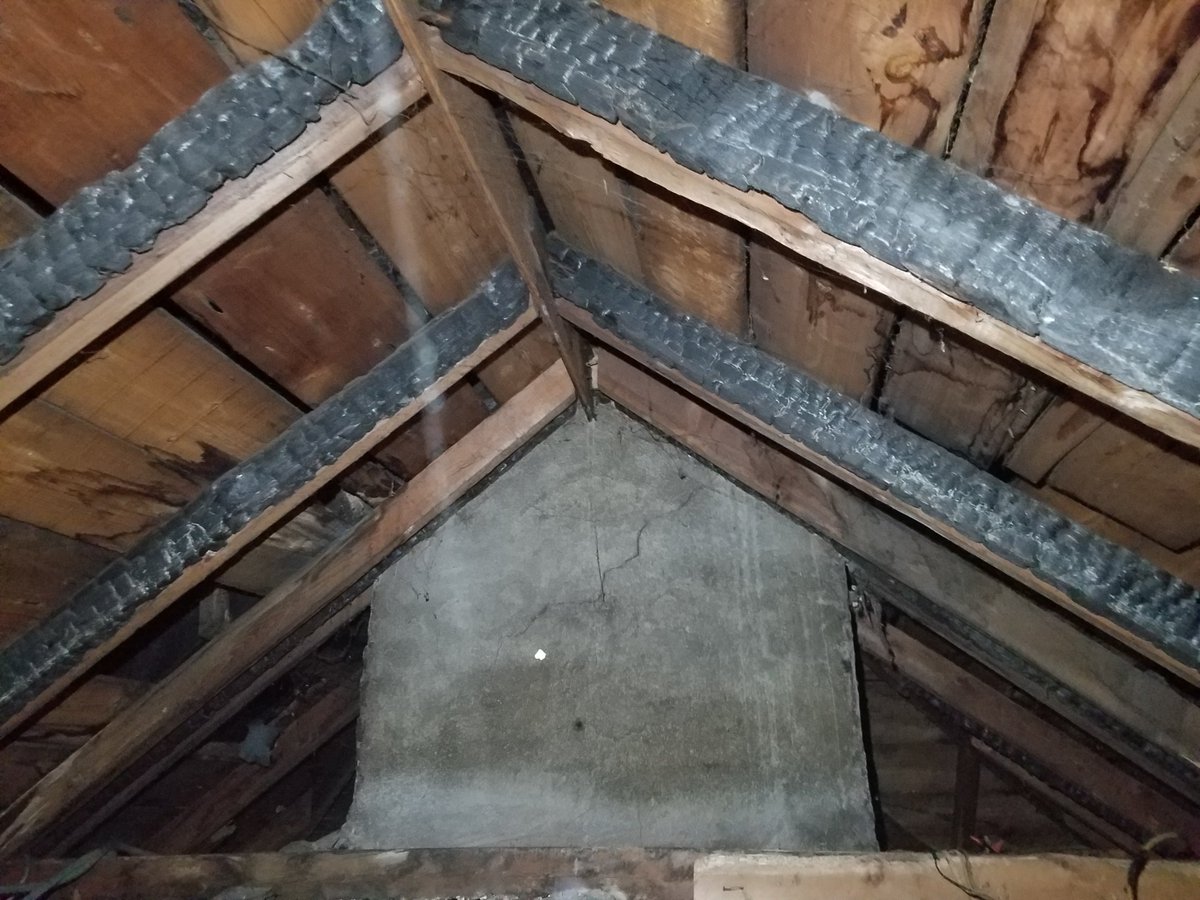 EVSHomeInspect's tweet photo. Had our EVS #HomeInspector not inspected the entire
attic of this home, the extensive fire damage and unsecured wiring would have gone unknown. In a state where there are no qualification requirements for Home Inspectors; Buyers Beware. Not all Home Inspections are equal. #EVSMN https://t.co/kdiiroWg0j