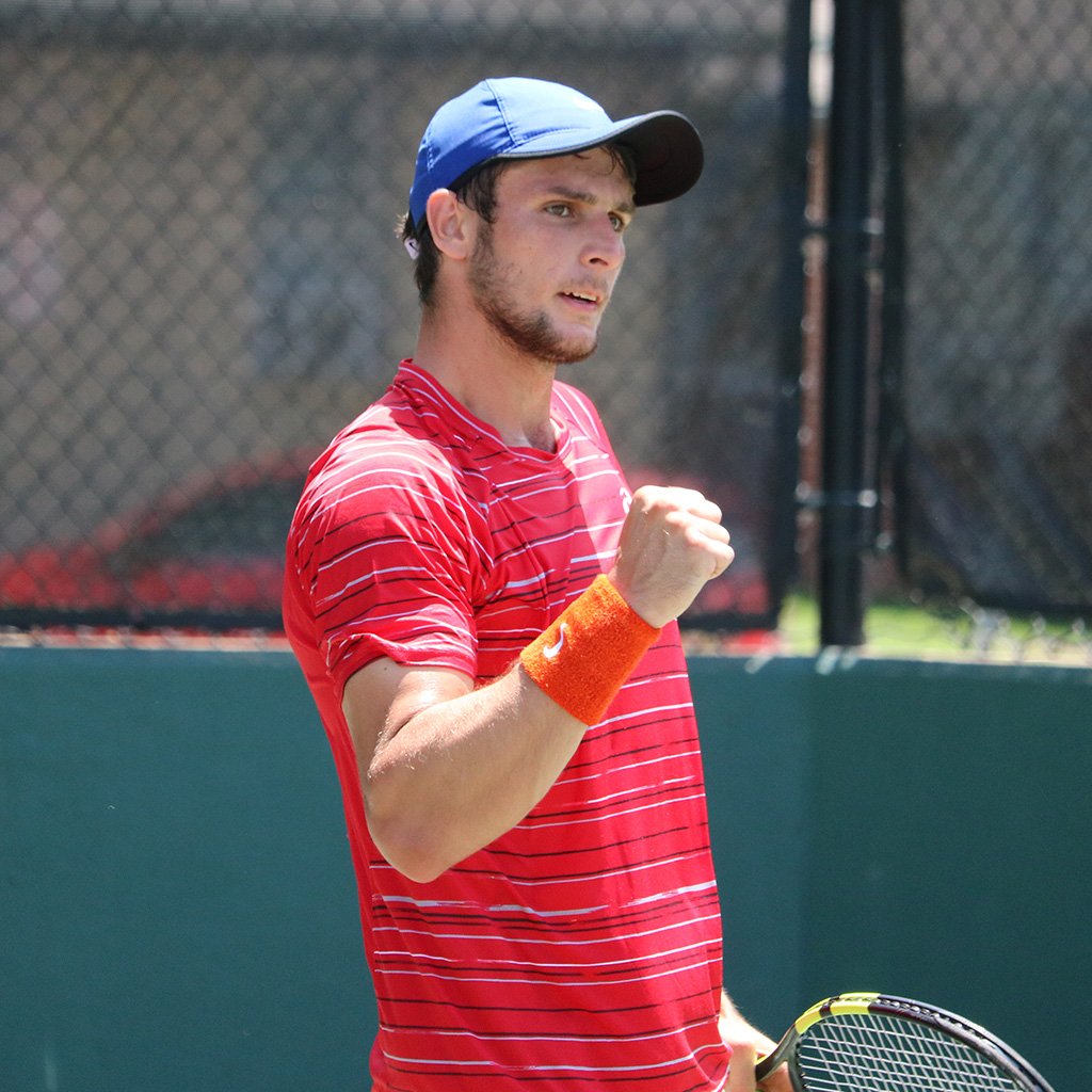WichitaTennis's tweet photo. Ryan Peniston defeated Trevor Johnson (6-2, 6-2), (3) Aleksandar Vukic dropped Jacob Dunbar in three sets (1-6, 6-2, 6-3) and Reese Stalder won (6-3, 6-1) over (4) Collin Altamirano to clinch the final spots in the quarterfinals. #WTO2018 #USTAProCircuit #tennis #summer #itf https://t.co/oVxINCgznr