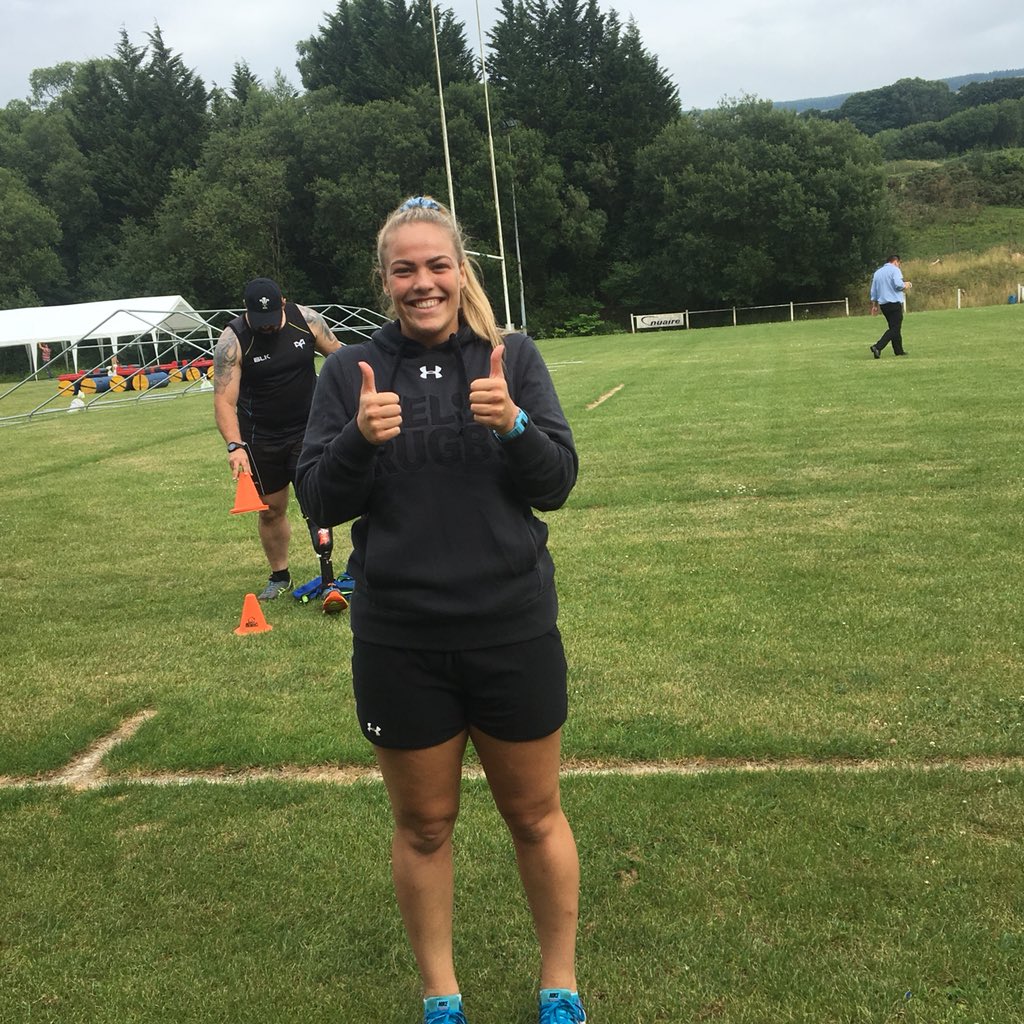 shonapowell08's tweet photo. Great to see Womens internationals @kelseyjadejones  and @KaayleighP @ValleyHawks1 last night fresh from their Rugby Europe challenge 💪🏾🏉👯‍♀️💅🏾 #BringABestie https://t.co/hqrNhaO2aj