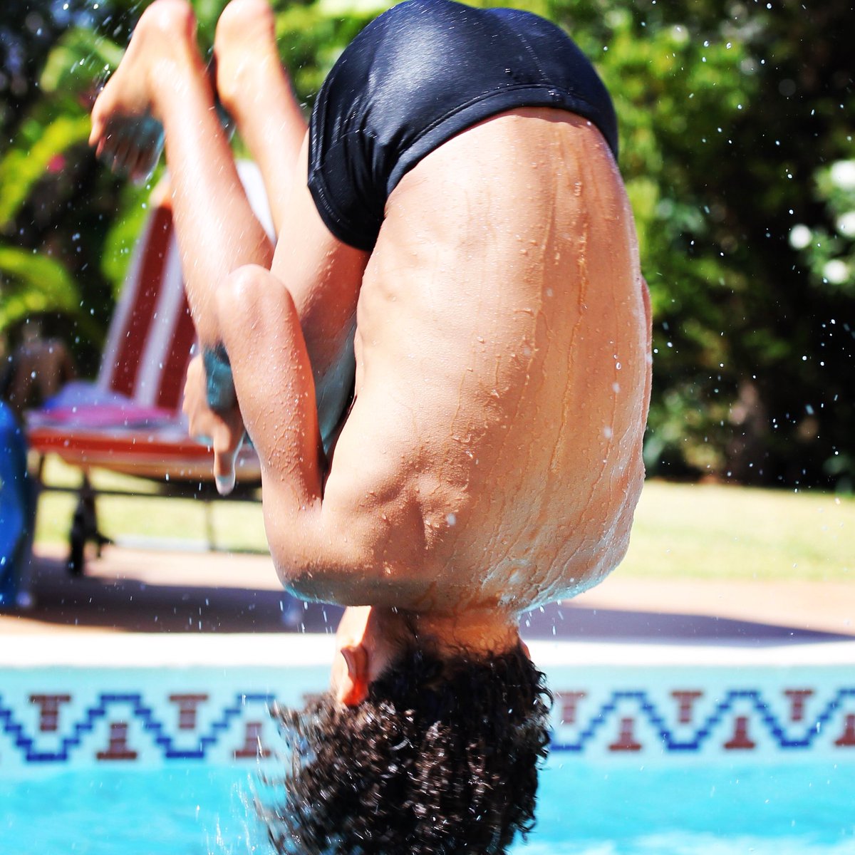 solscottathlete's tweet photo. #Throwback #Tuckbacks in the pool ๐คธโโ๏ธ #gymnastics #holidays https://t.co/XJump8zCKS