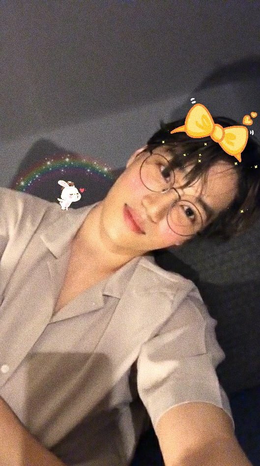 jonginsoftbot88's tweet photo. 💛 'may you always be happy' 💛

ー*:.｡🍼 

#kai #jongin #nini #김종인 #카이 #니니 https://t.co/vmv9tHNxsz