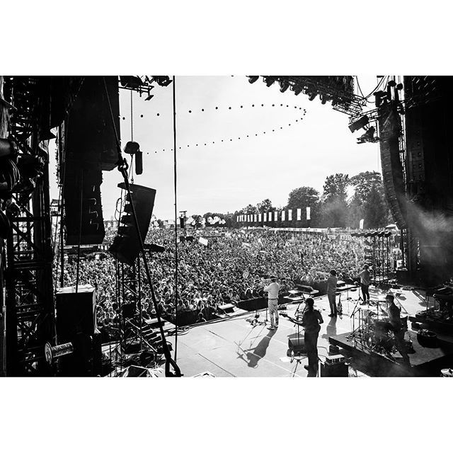 #tbt: Beirut at <a href="/WayHome/">wayhome</a>, 2016. 
<a href="/beirutband/">beirut</a> #wayhome #concertphotography #musicphotography #livemusic #bw #tw