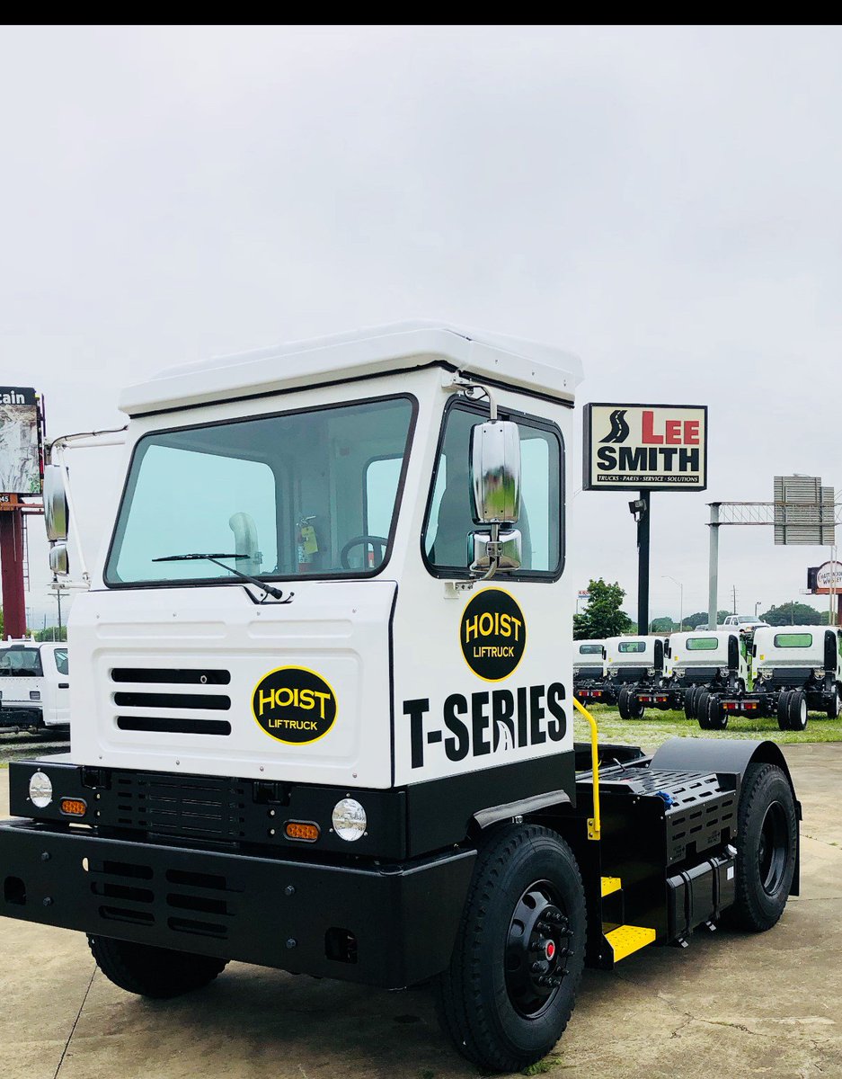 THoodHoistLeeS1's tweet photo. We have the Hoist T-Series in stock. If you are in the market for a new #spotter #hostler #yarddog or #terminaltractor let me know. We can set you up with a week long demo to see what you think. #Chattanooga #Atlanta #Birmingham #Nashville #Knoxville #purchase #lease https://t.co/NA2CgiglIM