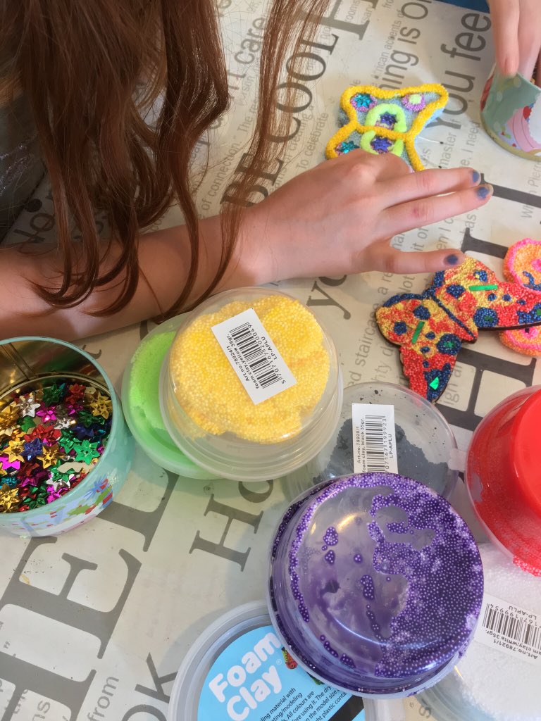 CopperLeafCraft's tweet photo. Foam clay! Decopatch! Scratch Art!Taking bookings now for family crafting activities @MeashamLibrary on Fri 3rd &amp; Sat 4th Aug 10am-1pm. £4.75 per activity. Refreshments &amp; biscuits £1 Book through Facebook &amp; Eventbrite #Leicestershirehour https://t.co/XOFLmIXWXM https://t.co/cQ444FZBq5