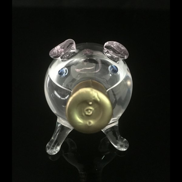 angelshareglass's tweet image. Pigs do fly (off the shelves) be quick as these little piggies are proving to be a poplar gift during the summer months. buff.ly/2I30eSJ only £29.95 and they are refillable !! #pigsdofly #ginpig