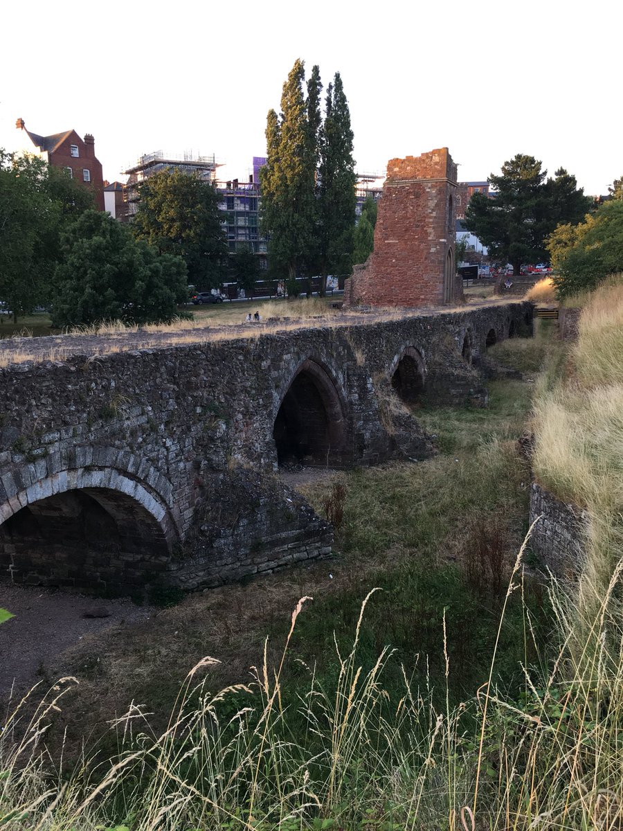 emilyjmacaulay's tweet image. Oh Exeter. I ❤️ London. But gosh it’s good to be home. #DevonIsHeaven