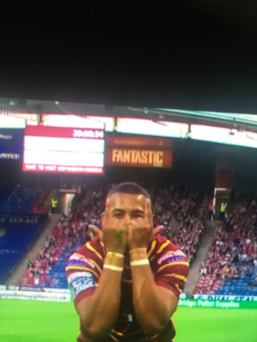 #JLingz taking over #superleague now as well <a href="/JesseLingard/">Jesse Lingard</a> #RL #HUD #HULL