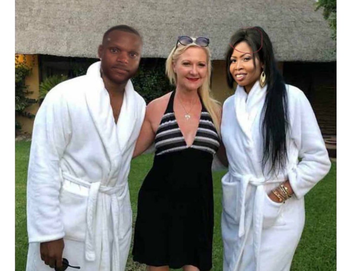 CyaDimples's tweet image. #GirlsInPjsAreHot
Jay-Z &amp;amp; Beyonce on pj...😂🙈