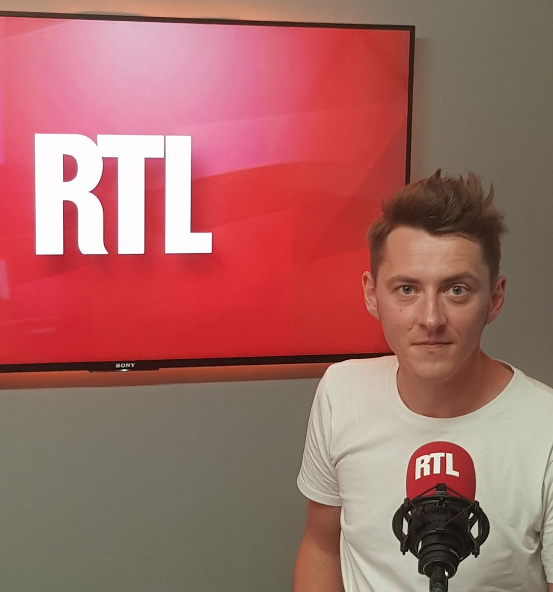 abonfillon75's tweet photo. Une bien belle découverte ce soir dans @RTLGrandSoir
Bienvenue @forayofficiel pour l'album #GrandTurnOver cc @YannBouchery https://t.co/dHWF6AIIzf