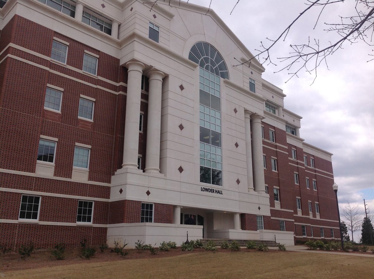 AuburnU's tweet image. 🔝The supply chain program in @AUHarbertBiz has earned a No.3️⃣ national ranking in @Gartner_inc’s 2018 Supply Chain University Top 25! 

#WarEagle

More details: ocm.auburn.edu/newsroom/news_…