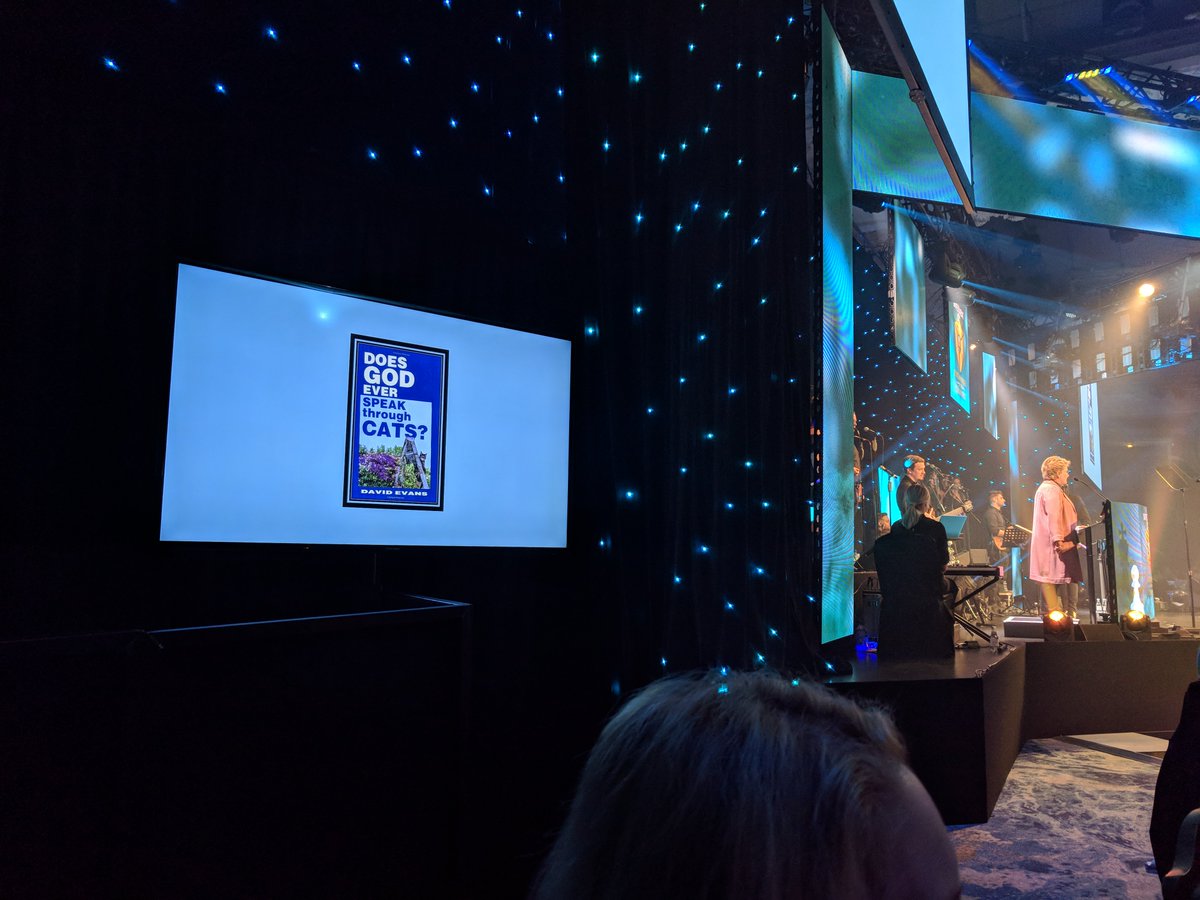 MandyKirby0's tweet photo. This is an unusual confluence of events for me tonight @WEPIslington @sanditoksvig  #fmya2018 https://t.co/KpgEugGCFa